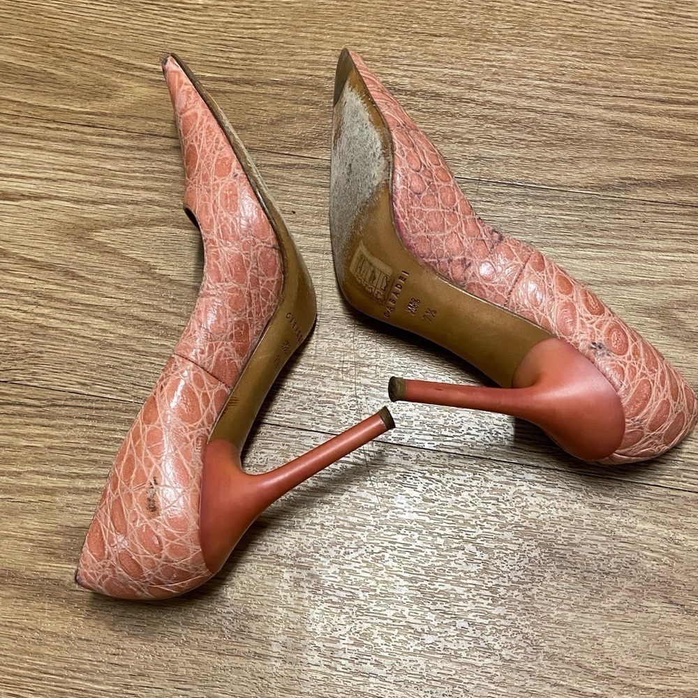 CASADEI Crocodile Pointed-Toe Pumps - Picture 7 of 12